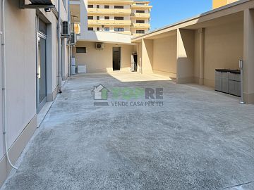 Negozio o Locale in vendita a Chieti (CH) Via Sulmona foto 5