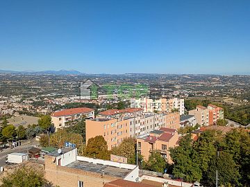 Attico in vendita a Chieti (CH) Via Santarelli foto 15