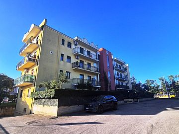 Appartamento in vendita a Manoppello (PE) via staccioli foto 2