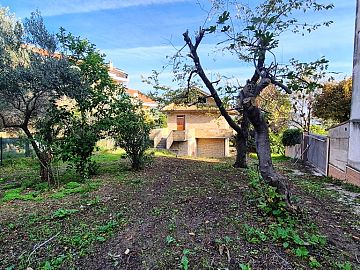 Casa indipendente in vendita a Chieti (CH) via dei lucani foto 2