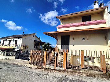 Casa indipendente in vendita a Chieti (CH) strada villaggio del fanciullo foto 1