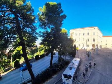 Appartamento in vendita a Chieti (CH) Via Arcivescovado foto 2