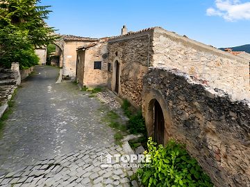 Casa indipendente in vendita a Santo Stefano di Sessanio (AQ) Via Battisti foto 5