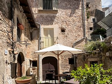 Casa indipendente in vendita a Santo Stefano di Sessanio (AQ) Via Battisti foto 6