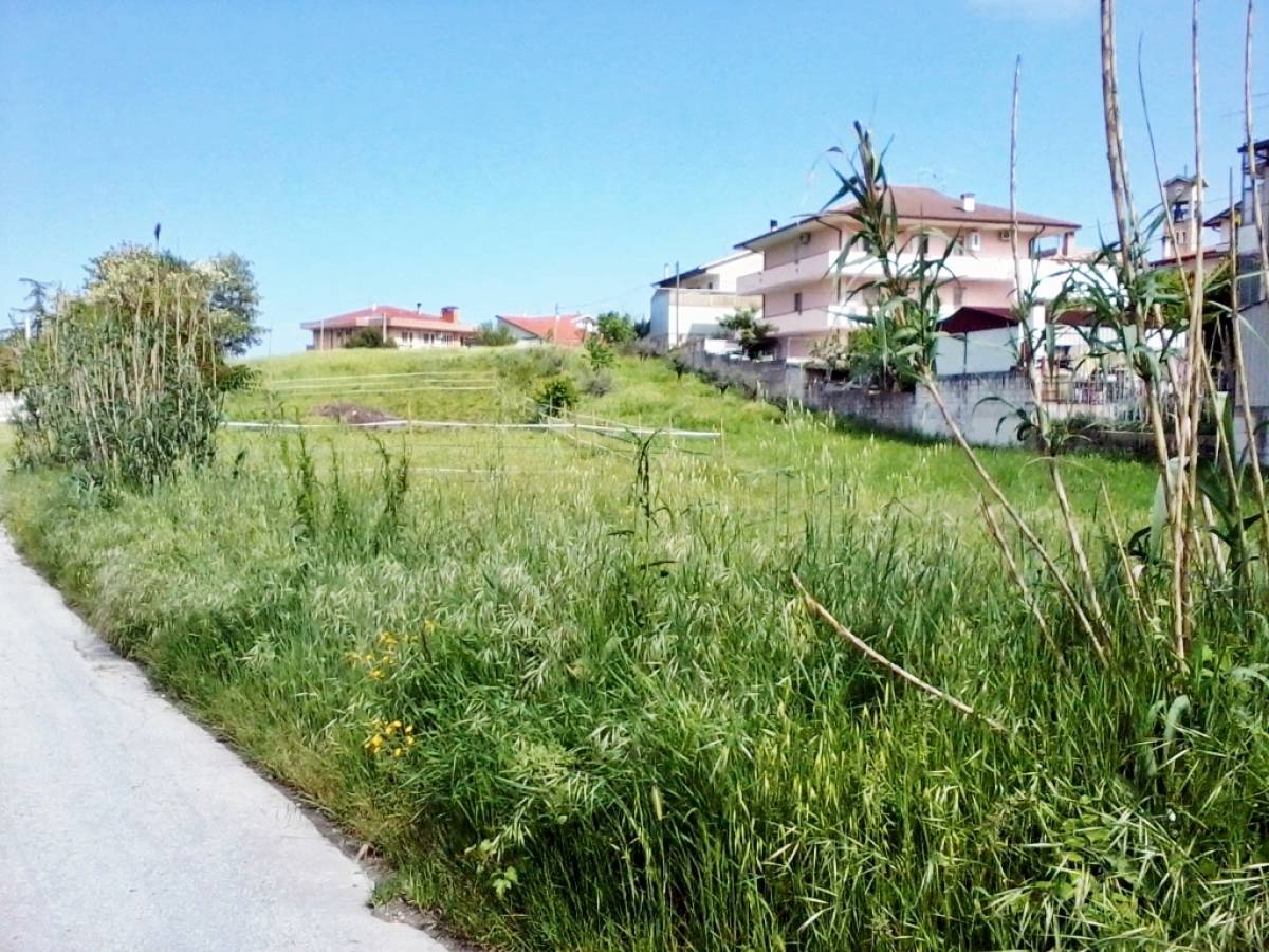 Residential building lot for sale in c.da brecciarola  in Scalo Brecciarola area at Chieti - 742046 foto 1