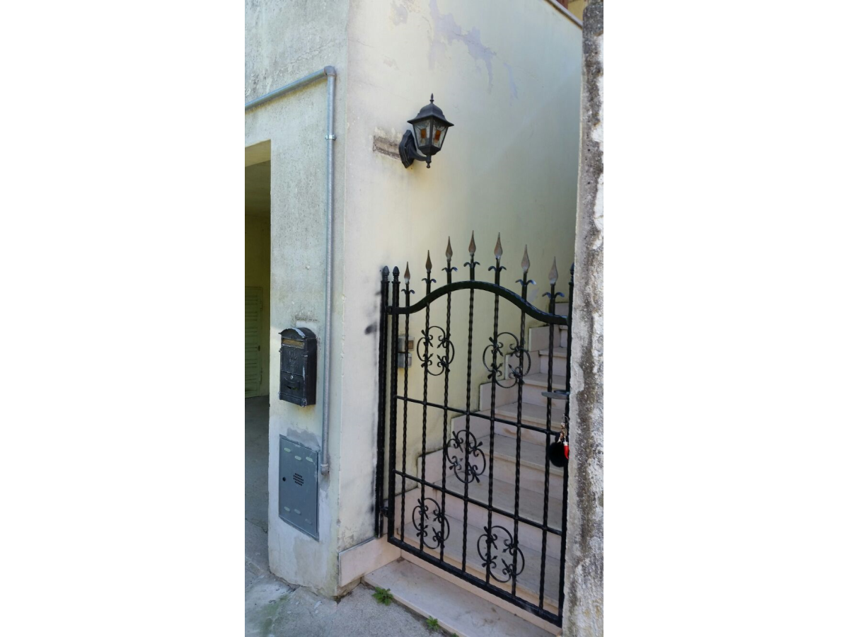 Casale o Rustico in vendita in Borgo Feretti,6  a Collecorvino - 9695157 foto 8