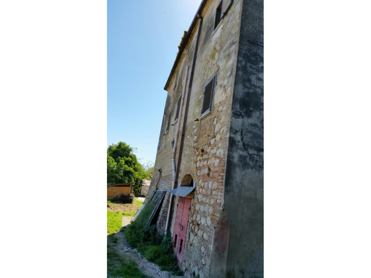 Casale o Rustico in vendita in Borgo Feretti,6  a Collecorvino - 9695157 foto 23