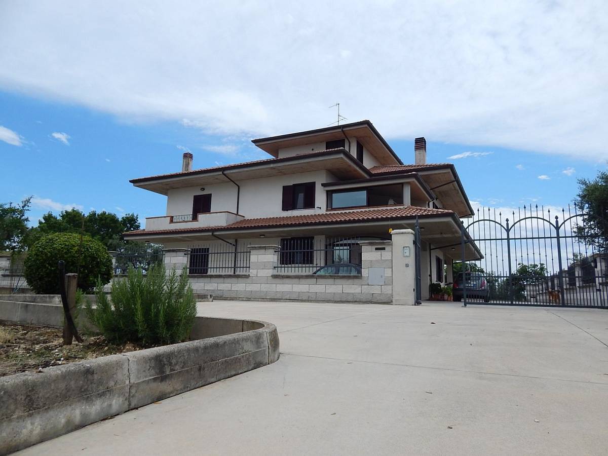 Villa in vendita in c.da velone  a Pianella - 2378761 foto 4