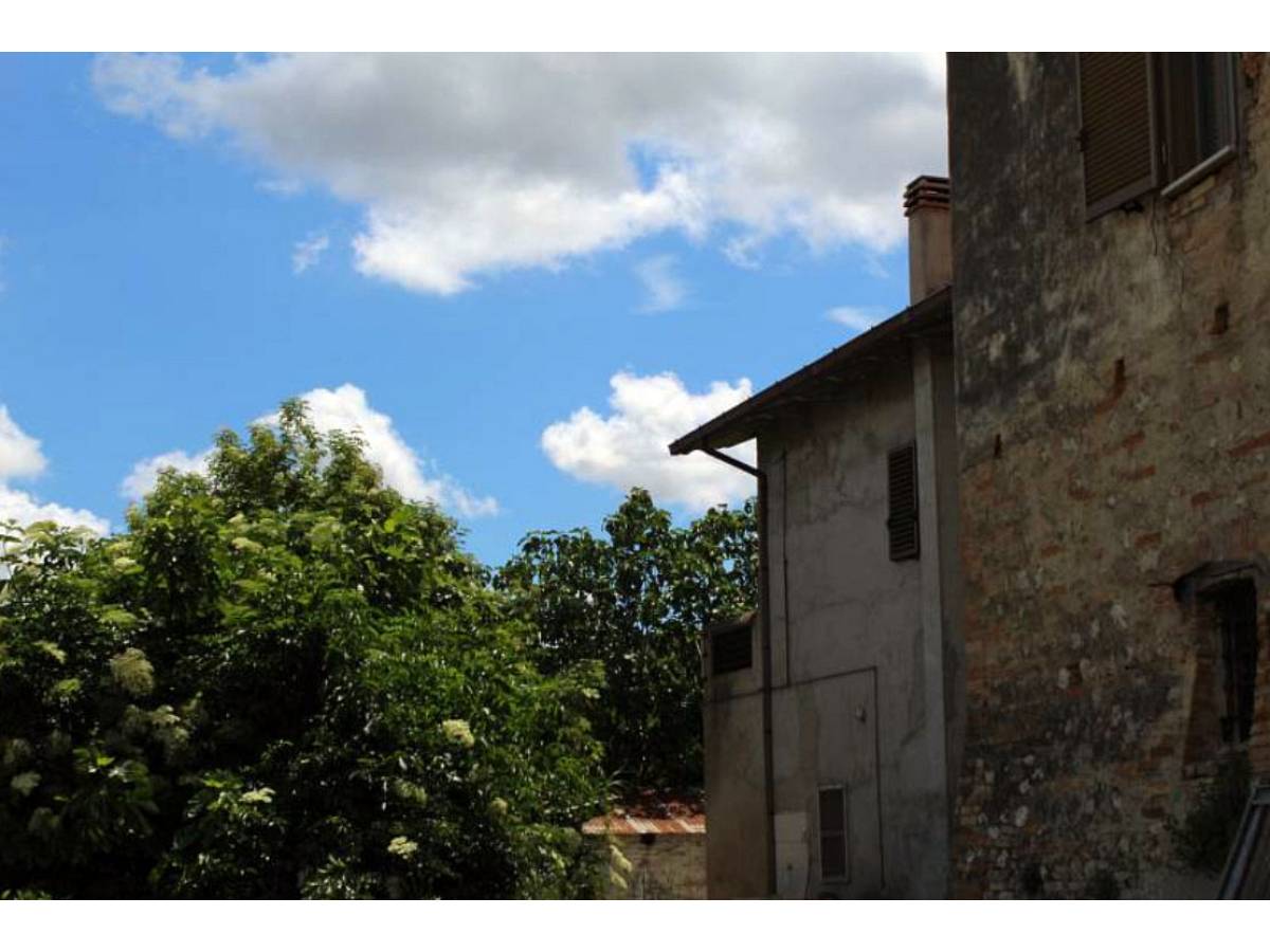 Casale o Rustico in vendita in Borgo Feretti,6  a Collecorvino - 9695157 foto 2