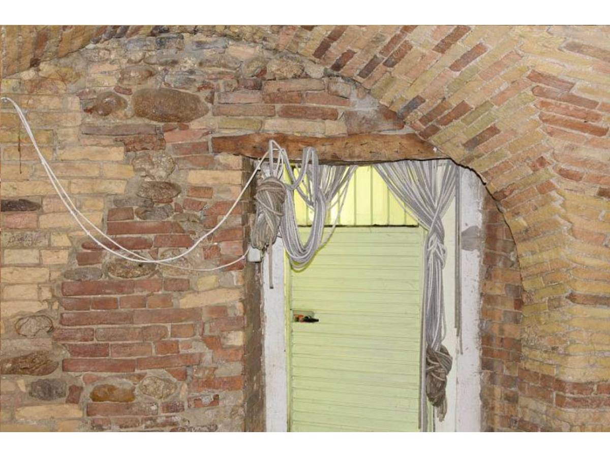 Rural house or Rustic for sale in Borgo Feretti,6  at Collecorvino - 9695157 foto 5