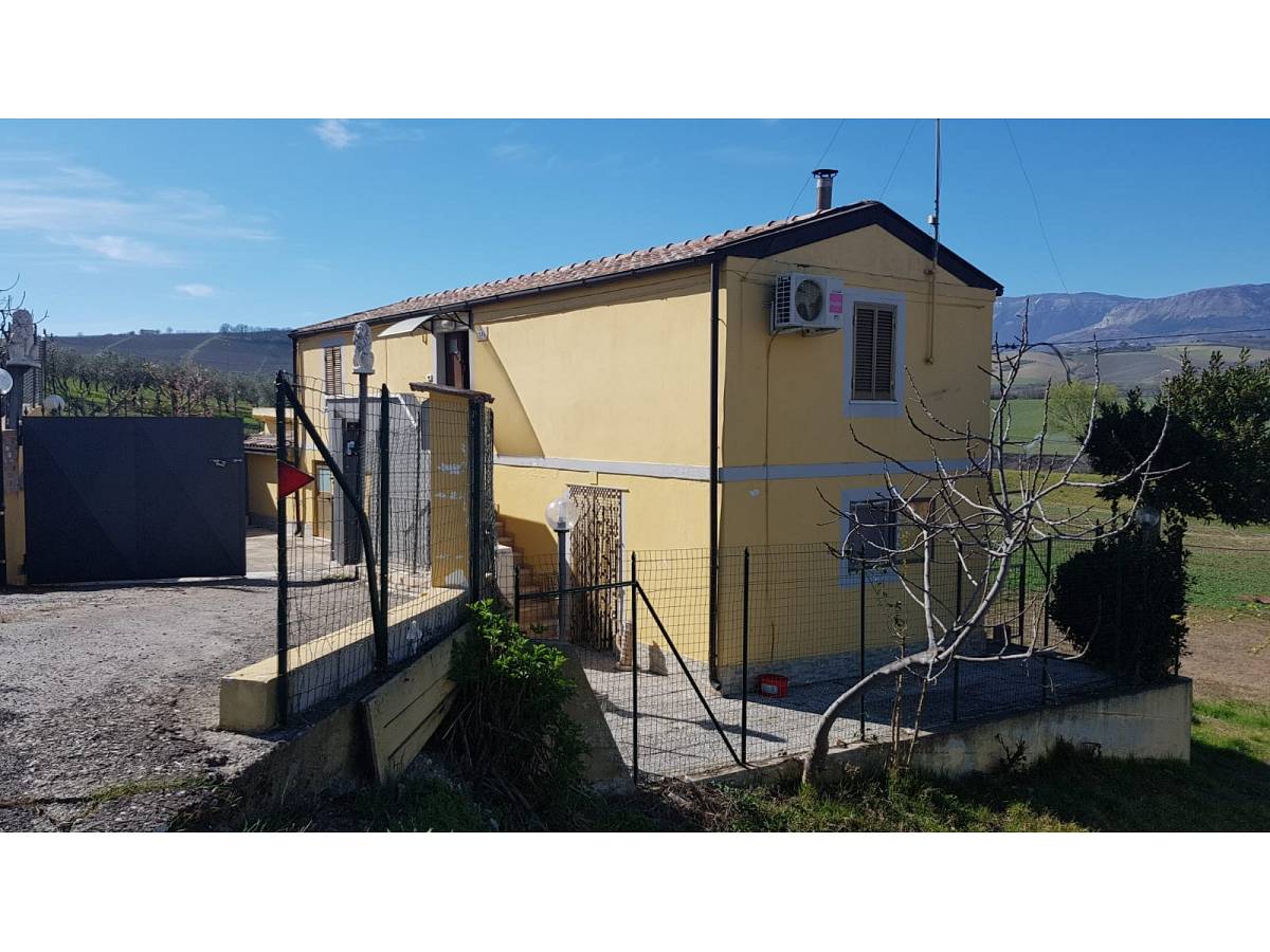 Casa indipendente in vendita in CONTRADA PASSO CORDONE  a Loreto Aprutino - 9686593 foto 1