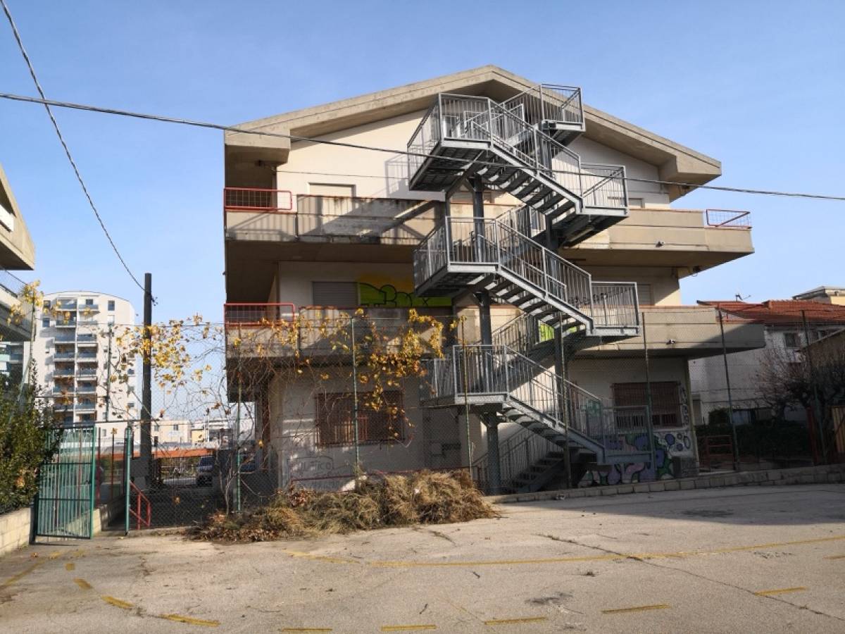 Appartamento in vendita in Via Verrotti, 60 zona Centro a Montesilvano - 4272603 foto 2