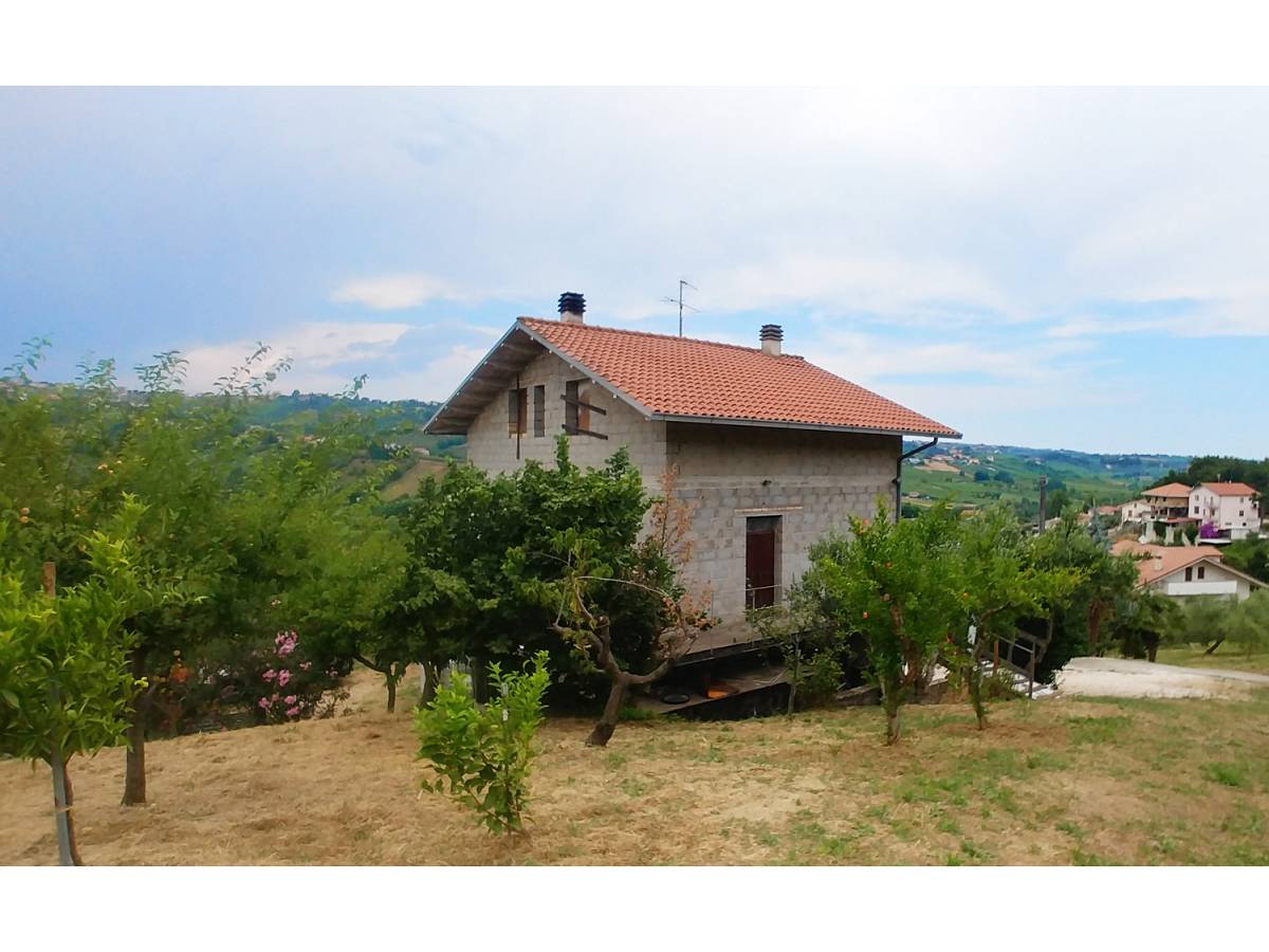 Indipendent house for sale in Contrada Feudo  at Bucchianico - 8839445 foto 1