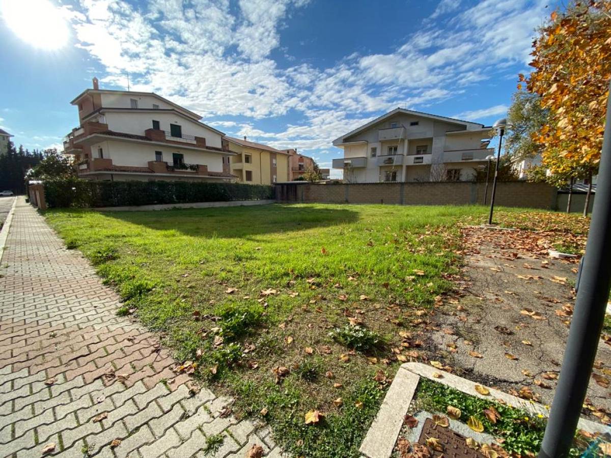 Residential building lot for sale in   at Pescara - 7033303 foto 5