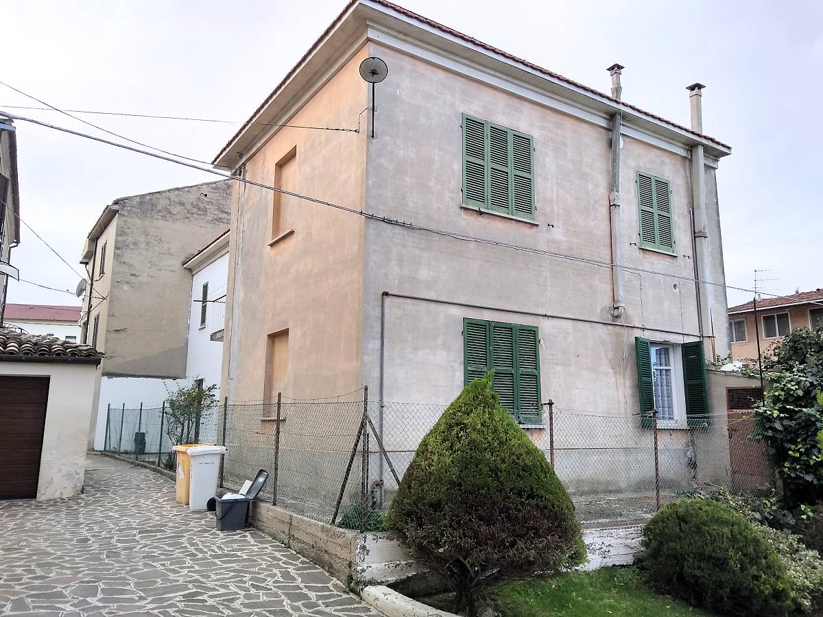 Indipendent house for sale in   in S. Anna - Sacro Cuore area at Chieti - 6061274 foto 1