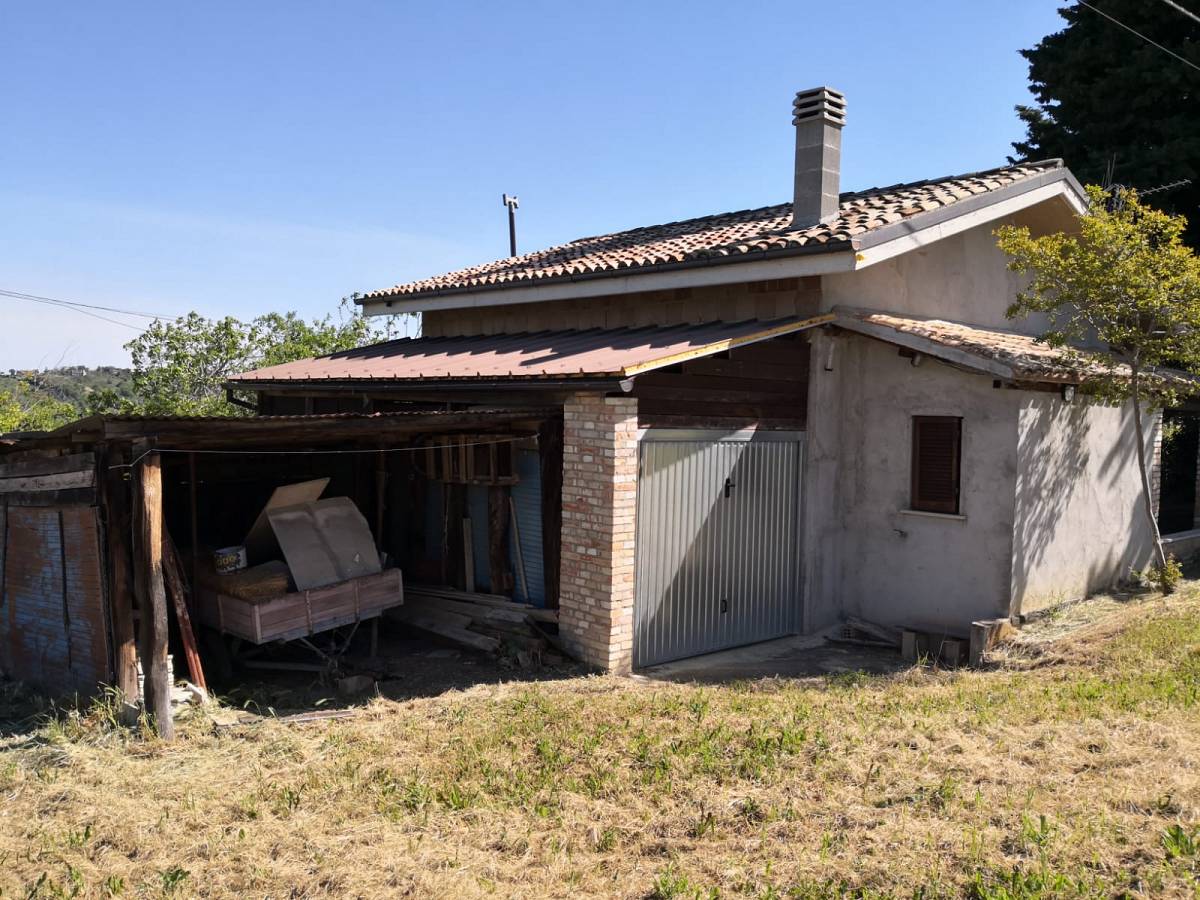 Semi-detached house for sale in C.da Colle dei Gesuiti, 49  at Bucchianico - 1240206 foto 2