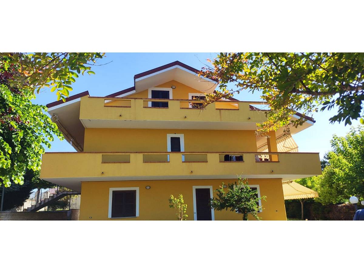 Villa in vendita in Contrada Colle Marconi 103  a Bucchianico - 3958765 foto 1