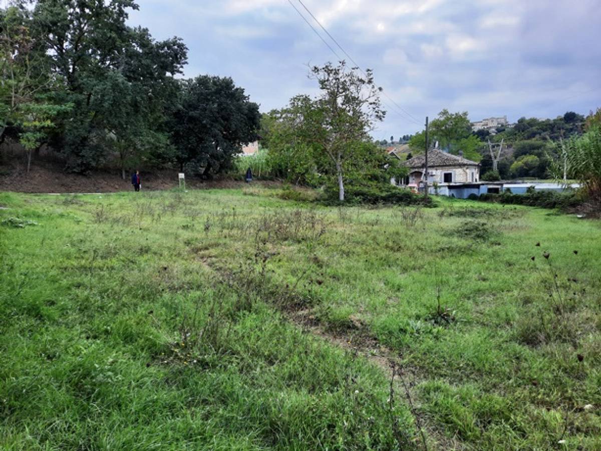 Terreno Edificabile Res. in vendita in strada per Ripacorbaria zona Ripacorbaria a Manoppello - 2558188 foto 1