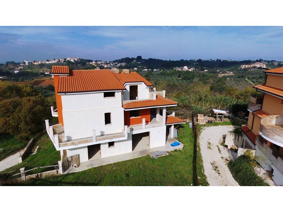 Villa bifamiliare in vendita in  zona Colle a Montesilvano - 7594393 foto 4