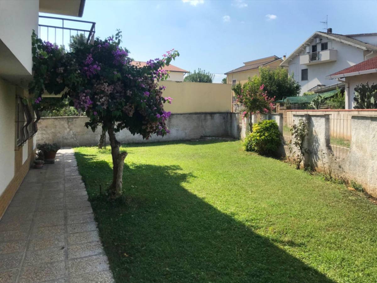 Villa for sale in   at Cepagatti - 2733168 foto 11