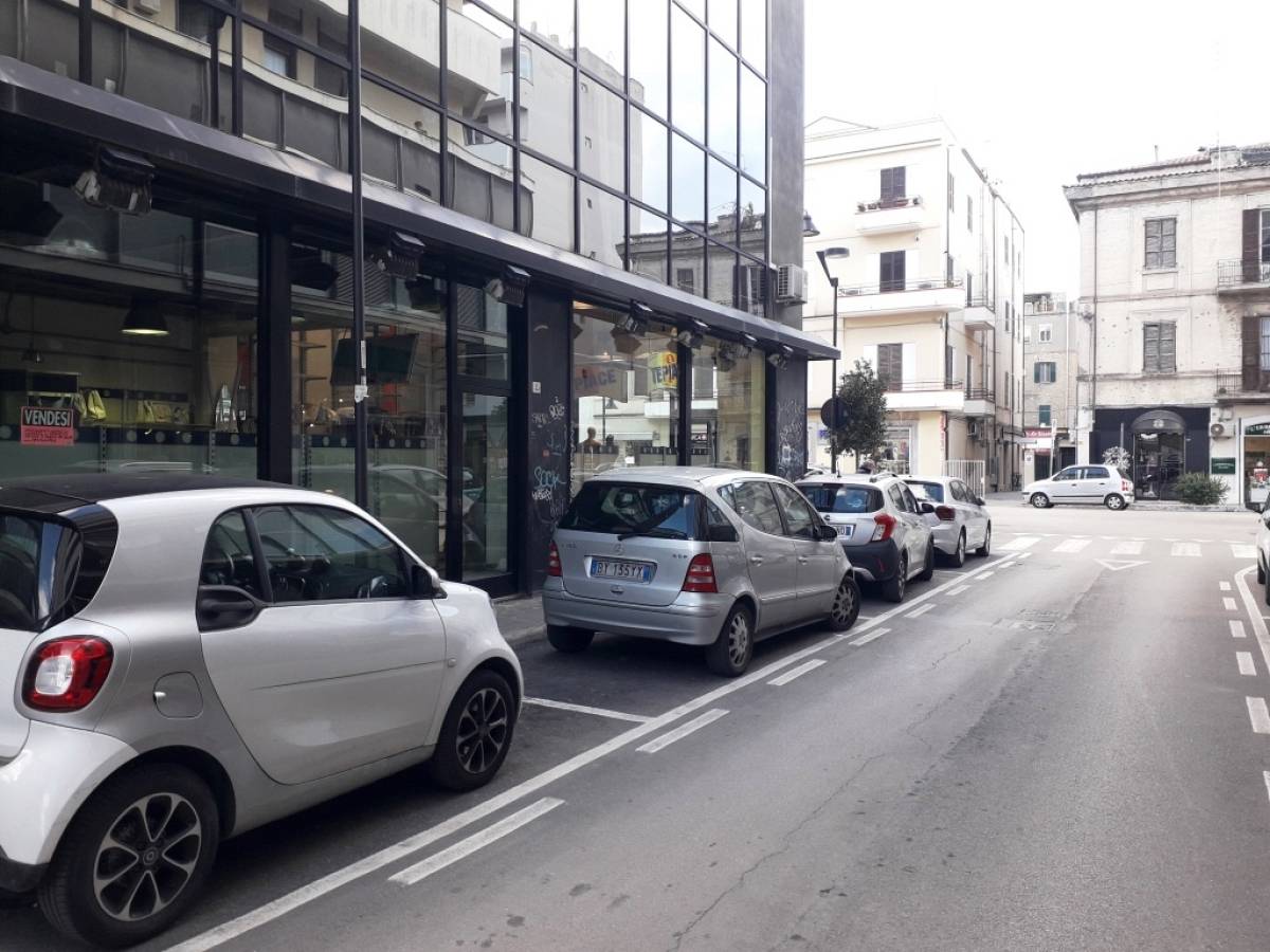 Negozio o Locale in vendita in corso vittorio emanuele II zona Centro a Pescara - 1532946 foto 2