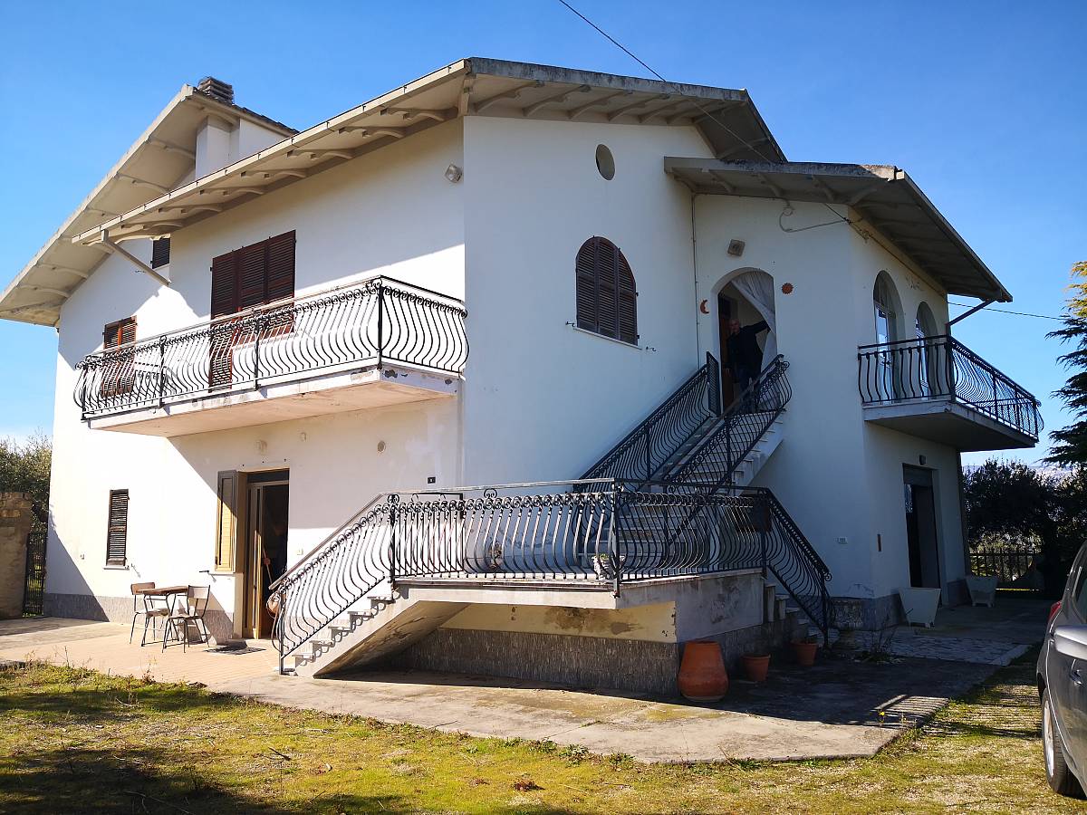 Semi-detached Villa for sale in VIA S. MARIA ARABONA  in Santa Maria Arabona area at Manoppello - 4657017 foto 2