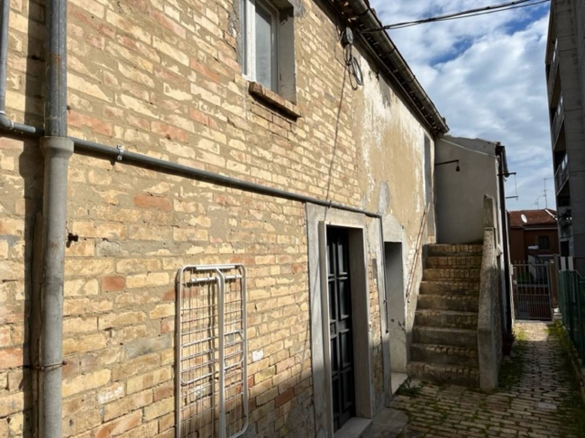 Indipendent house for sale in VIA P.A. VALIGNANI  in S. Anna - Sacro Cuore area at Chieti - 5864684 foto 12