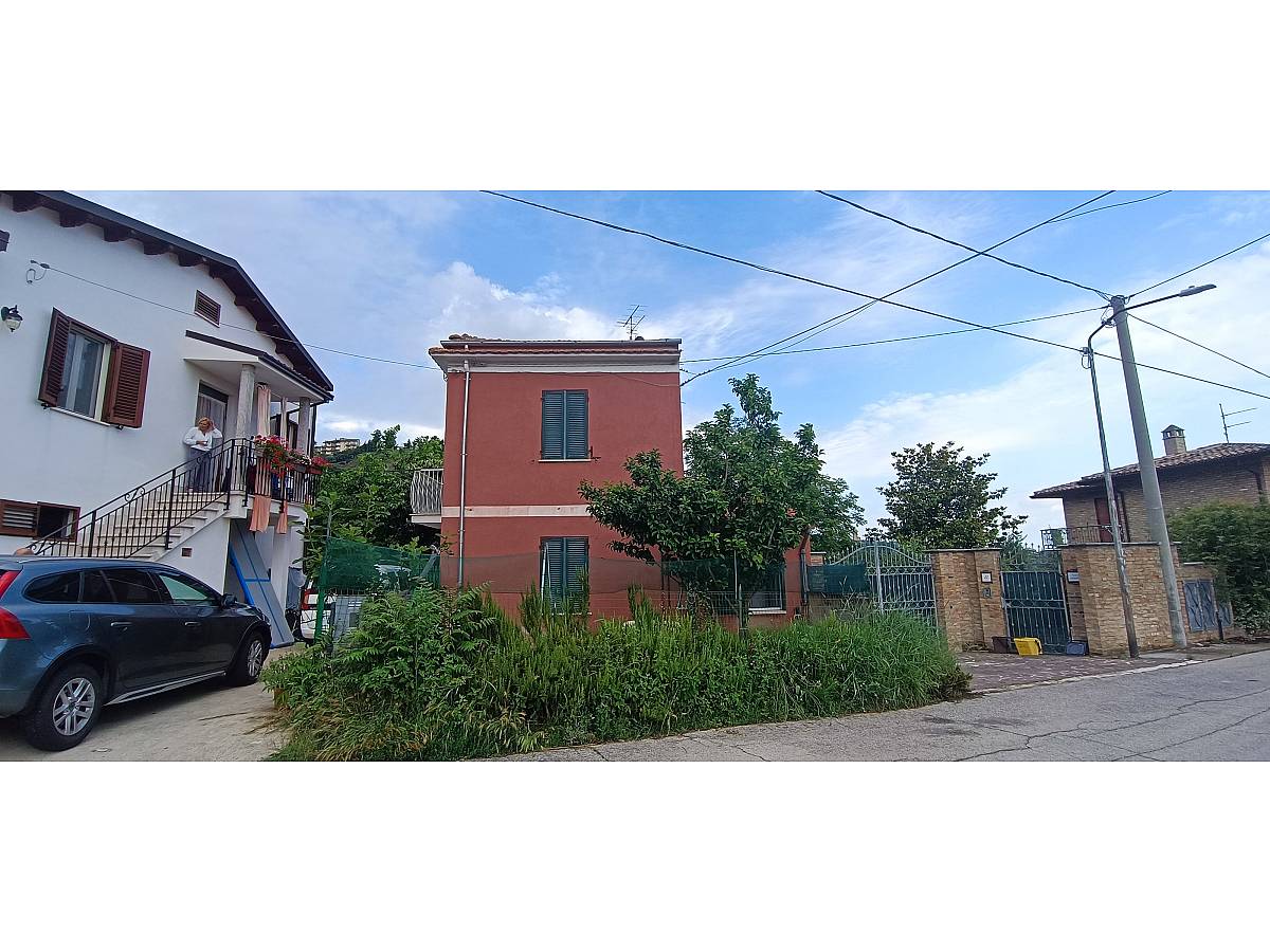 Indipendent house for sale in Via Peschiera 47  in S. Barbara area at Chieti - 5427434 foto 2