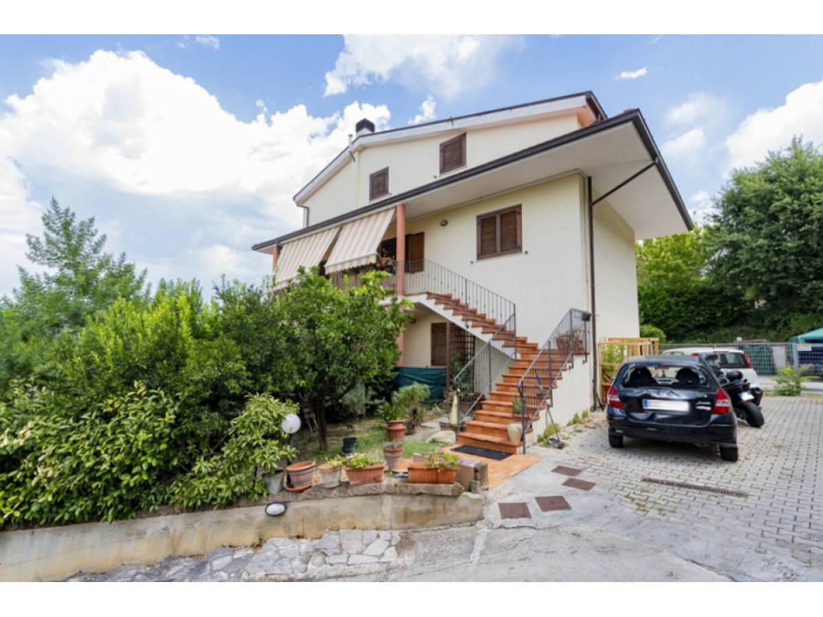 Villa quadrifamiliare in vendita in  zona San Giovanni Alta a San Giovanni Teatino - 3379138 foto 3