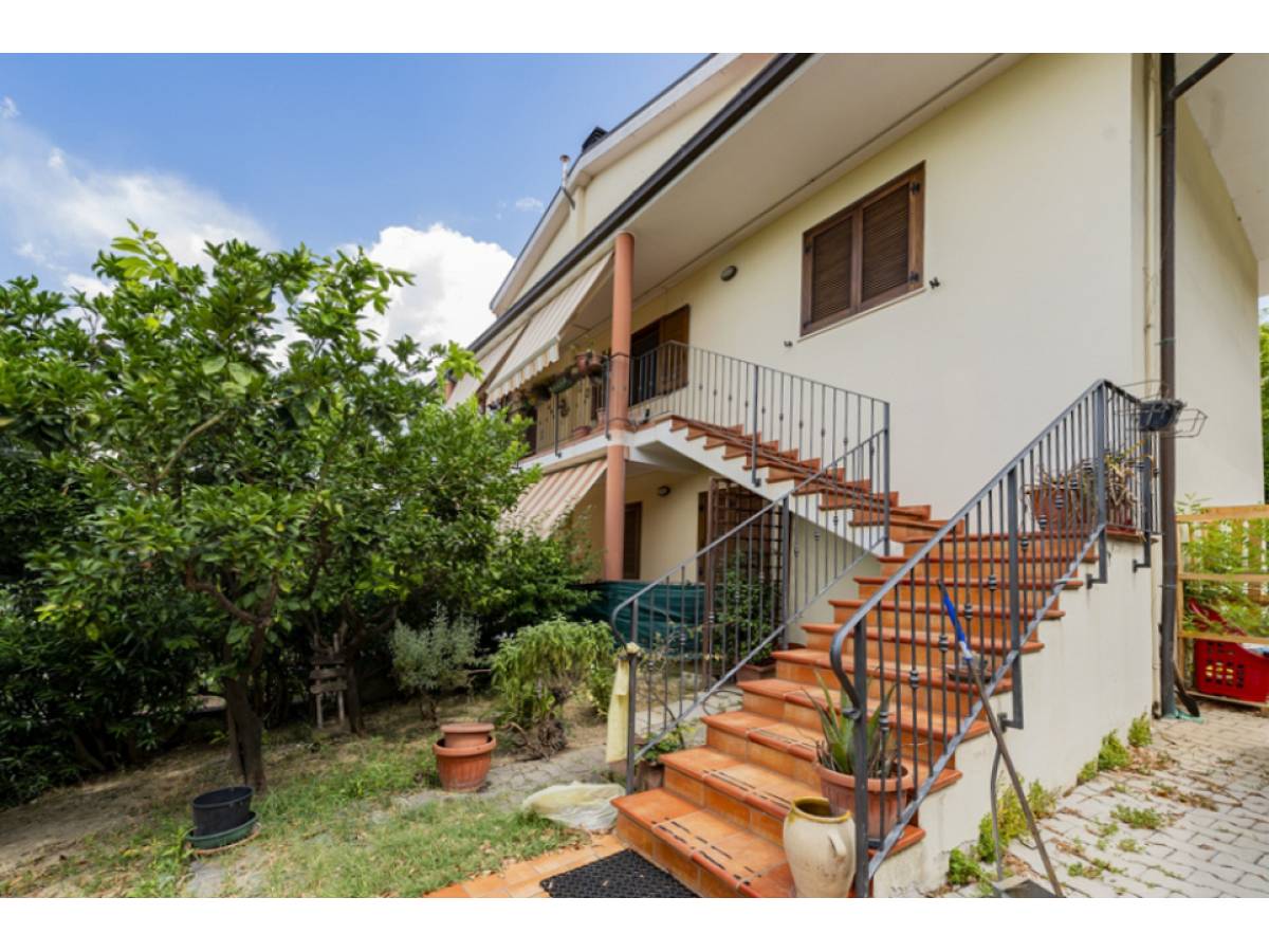 Villa quadrifamiliare in vendita in  zona San Giovanni Alta a San Giovanni Teatino - 3379138 foto 4