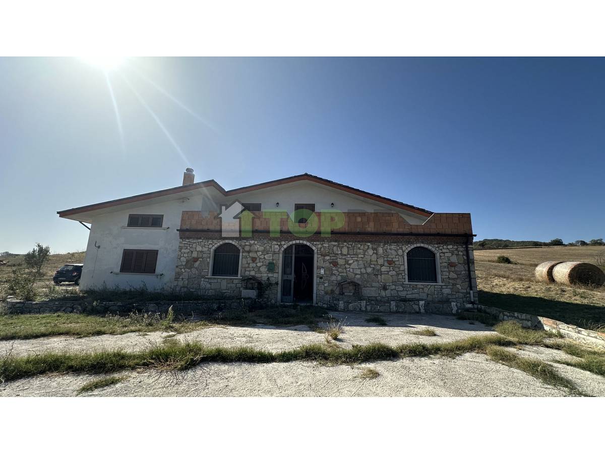 Villa in vendita in   a Civitacampomarano - 5576723 foto 1