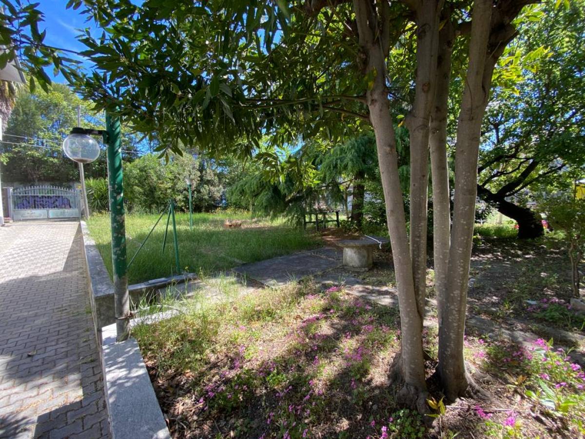 Semi-detached Villa for sale in   at Chieti - 4249561 foto 8