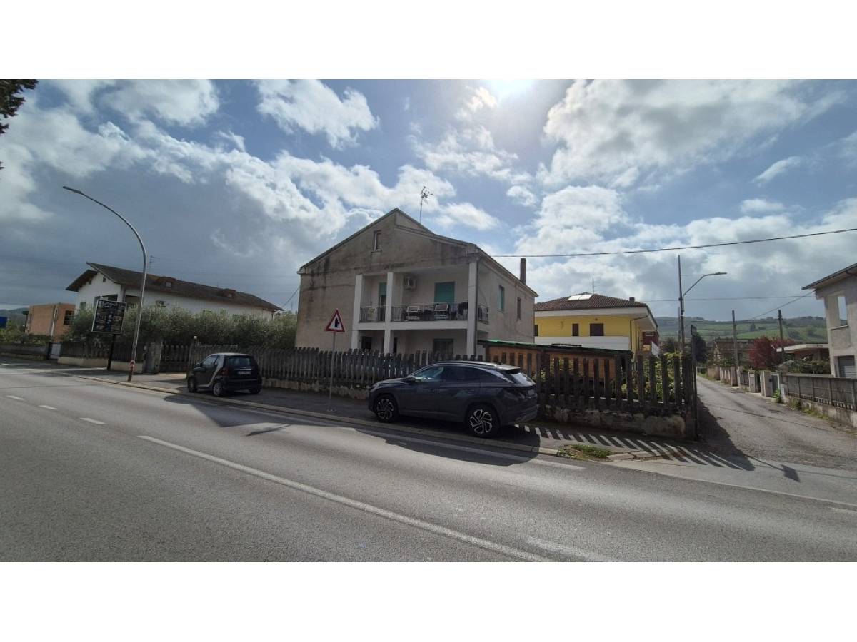Casa indipendente in vendita in via aterno zona Scalo Brecciarola a Chieti - 3919367 foto 1
