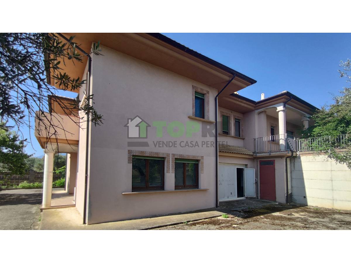 Villa for sale in   at Bucchianico - 6957380 foto 2