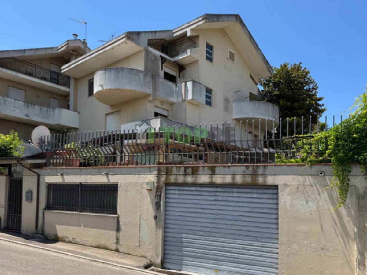 Villa for sale in   at Chieti - 3075619 foto 1