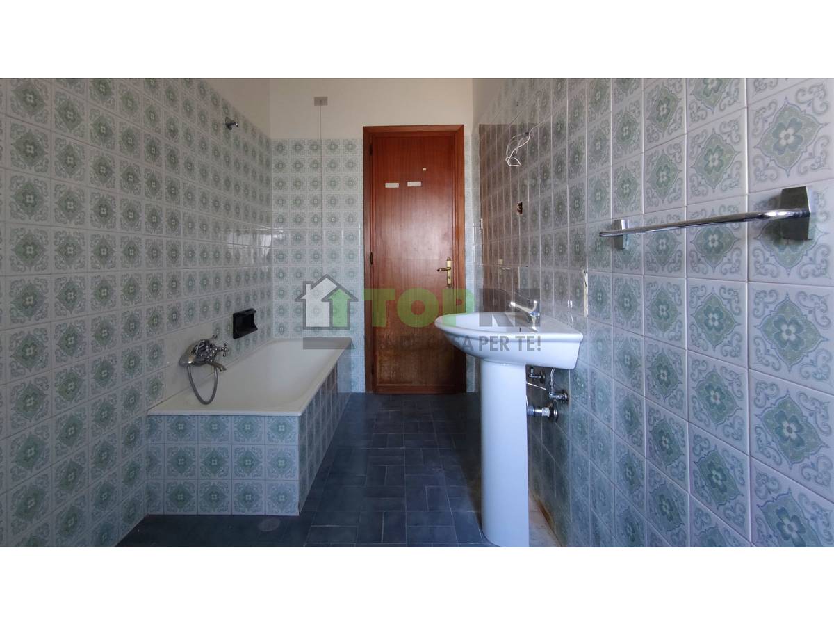 Apartment for sale in Via Eugenio Bruno  in Clinica Spatocco - Ex Pediatrico area at Chieti - 2445235 foto 24