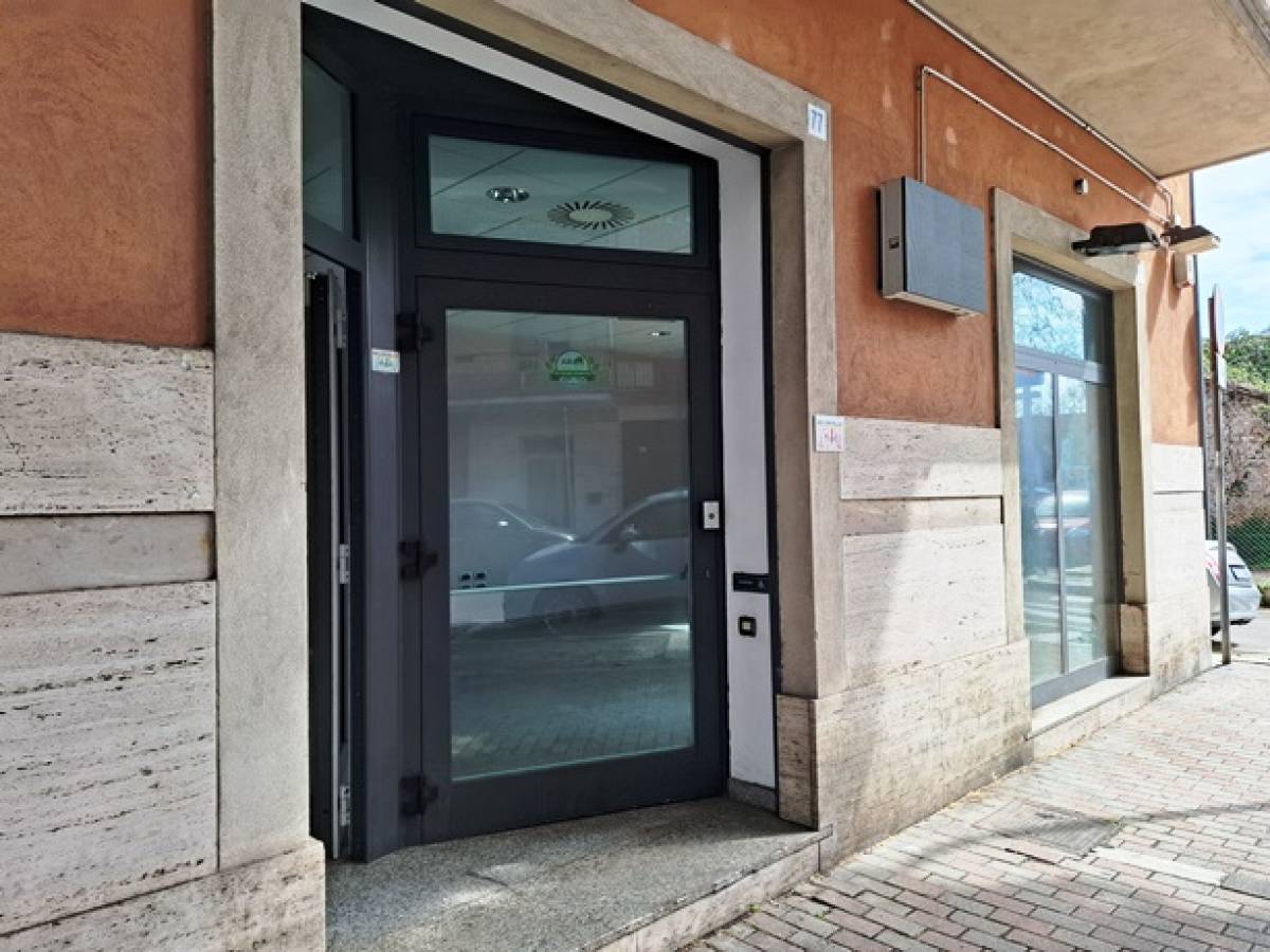 Negozio o Locale in vendita in  zona Centro Sud - Stadio a Pescara - 7712360 foto 3