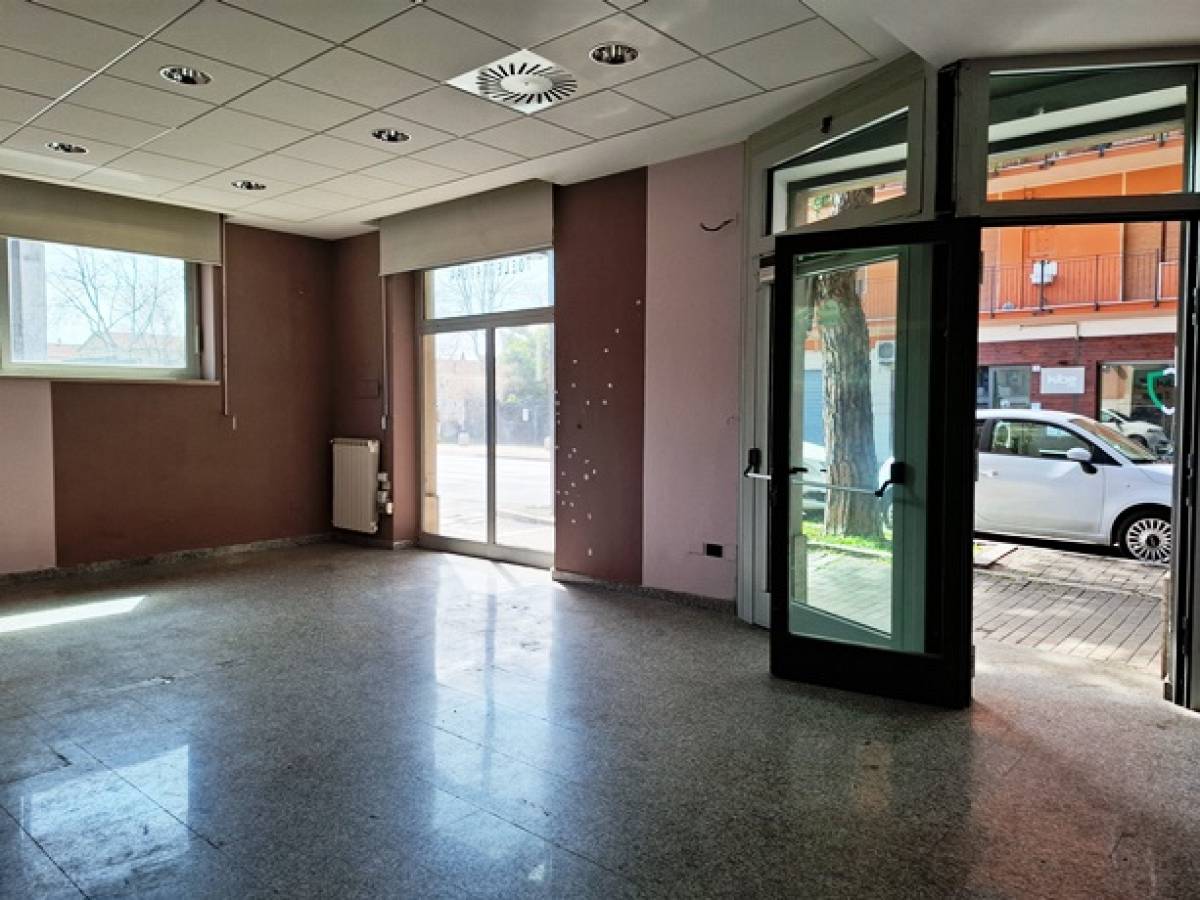 Negozio o Locale in vendita in  zona Centro Sud - Stadio a Pescara - 7712360 foto 5