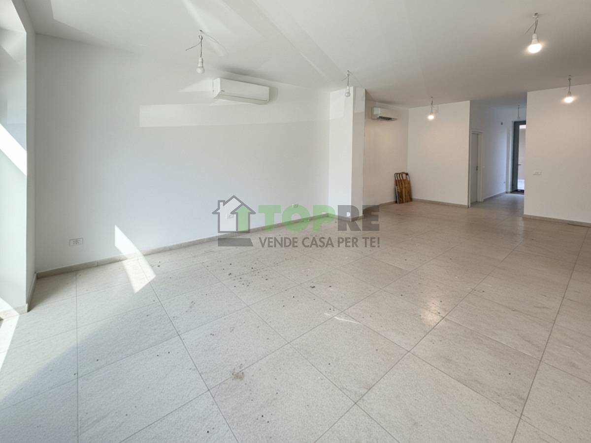  for sale in Via Sulmona  in Scalo Stazione-Centro area at Chieti - 9631965 foto 7