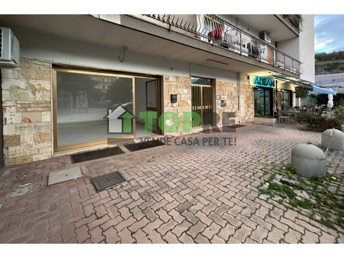 Negozio o Locale in vendita in Via Bellini zona Scalo Stazione-Centro a Chieti - 3982138 foto 3