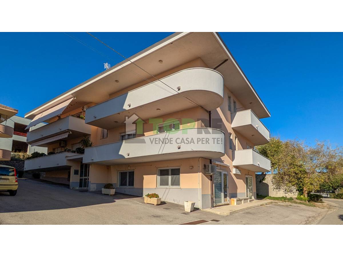 Apartment for sale in Via Santa Chiara  at Bucchianico - 7938007 foto 1