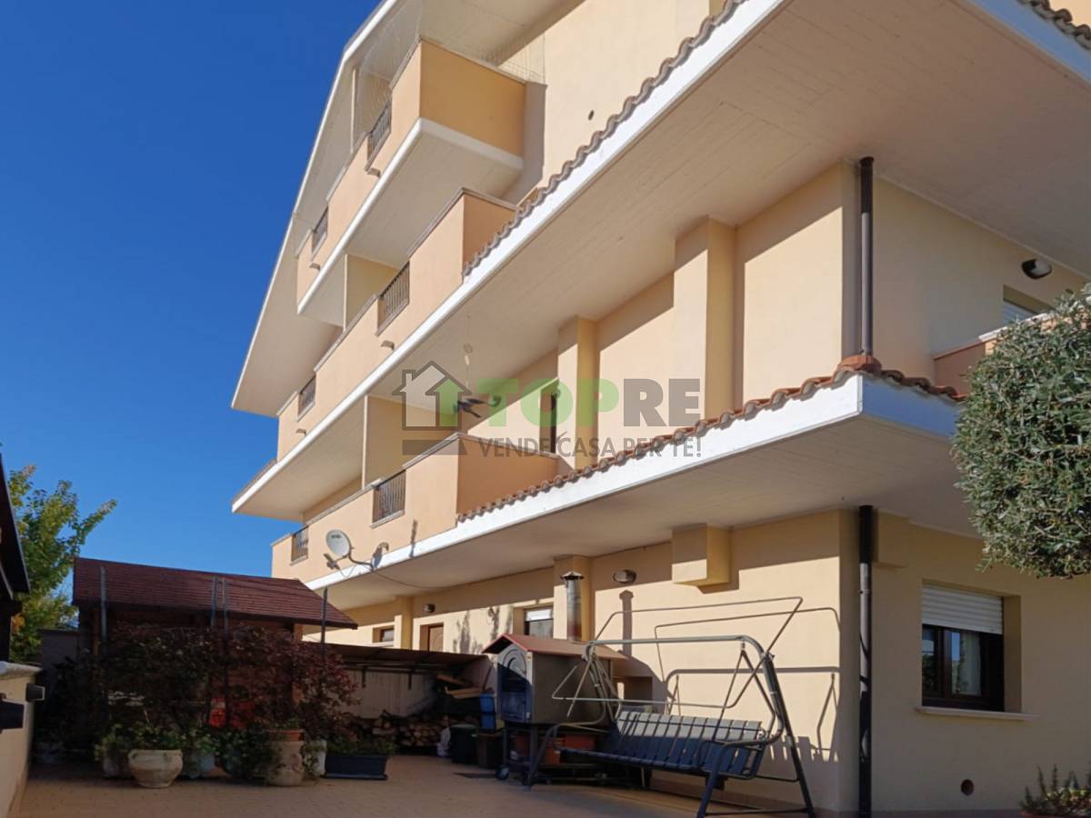 Apartment for sale in Via delle Betulle  at Rosciano - 7064517 foto 2