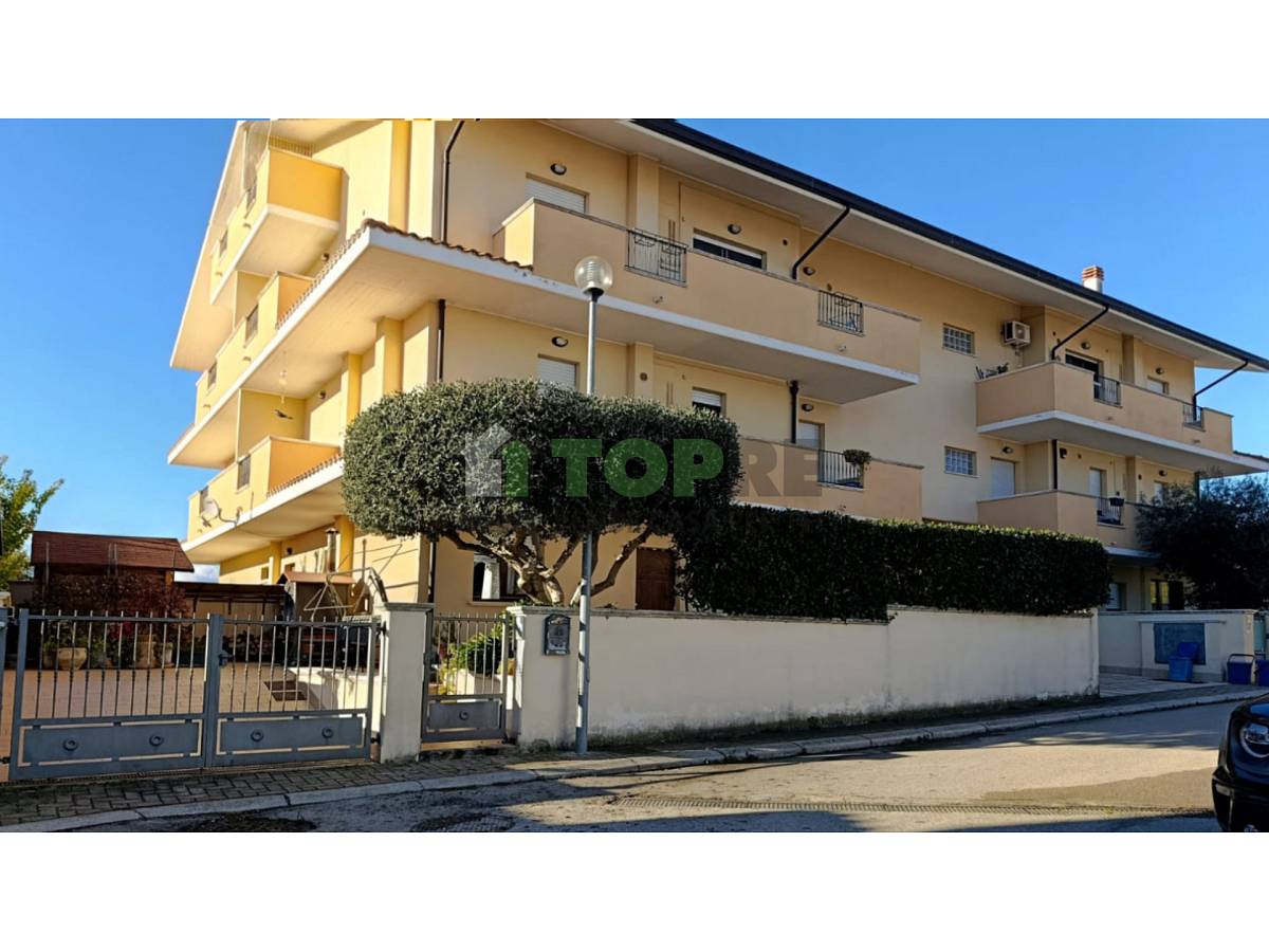 Apartment for sale in Via delle Betulle  at Rosciano - 7064517 foto 4