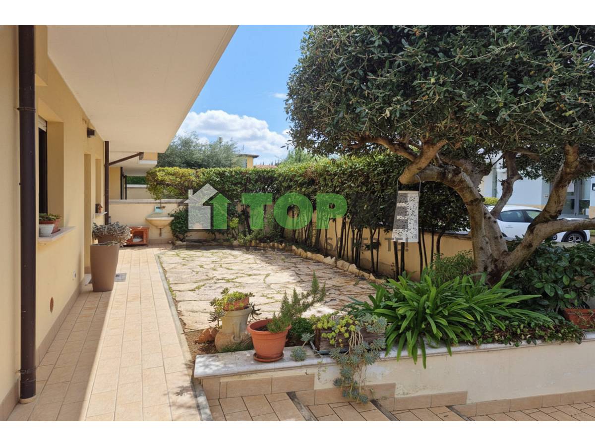 Apartment for sale in Via delle Betulle  at Rosciano - 7064517 foto 8