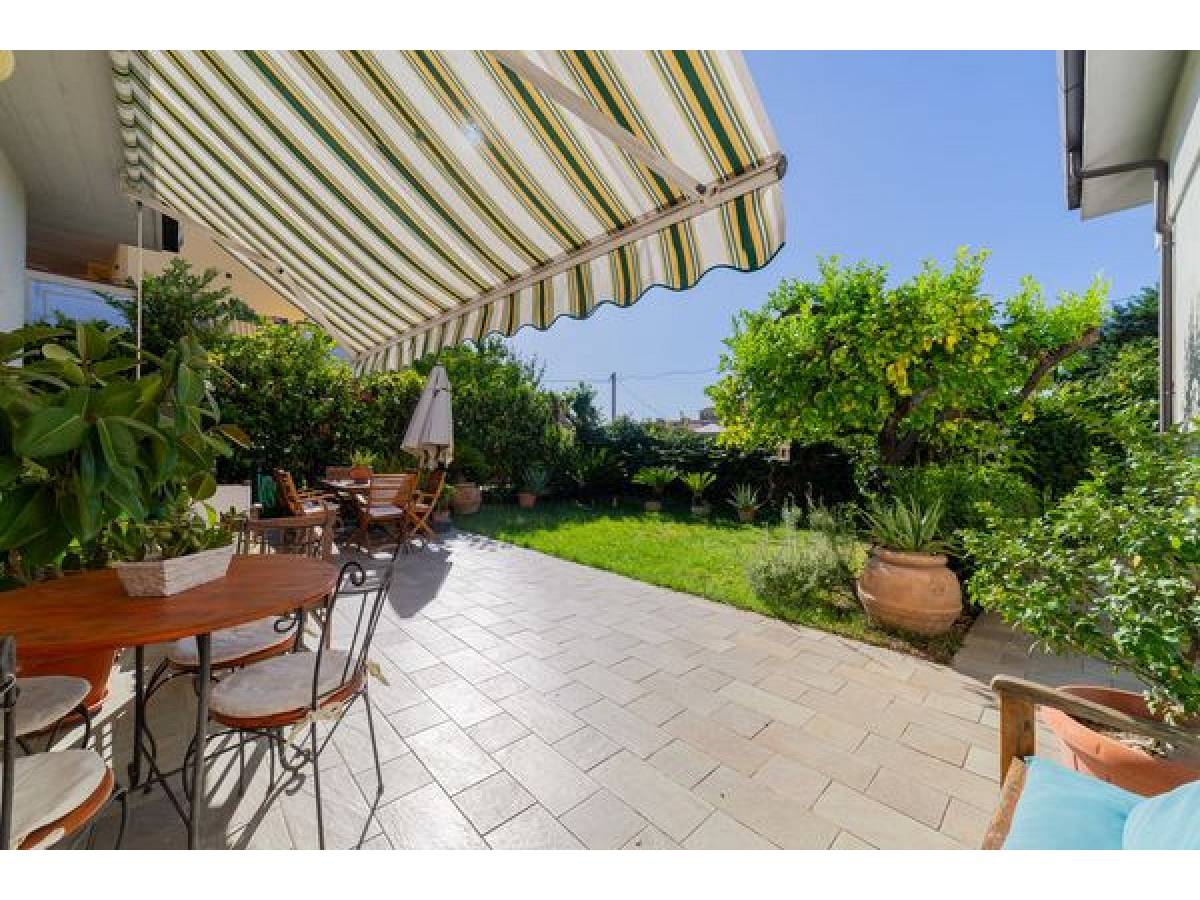 Villa bifamiliare in vendita in via sacco 85  a Pescara - 6803599 foto 3