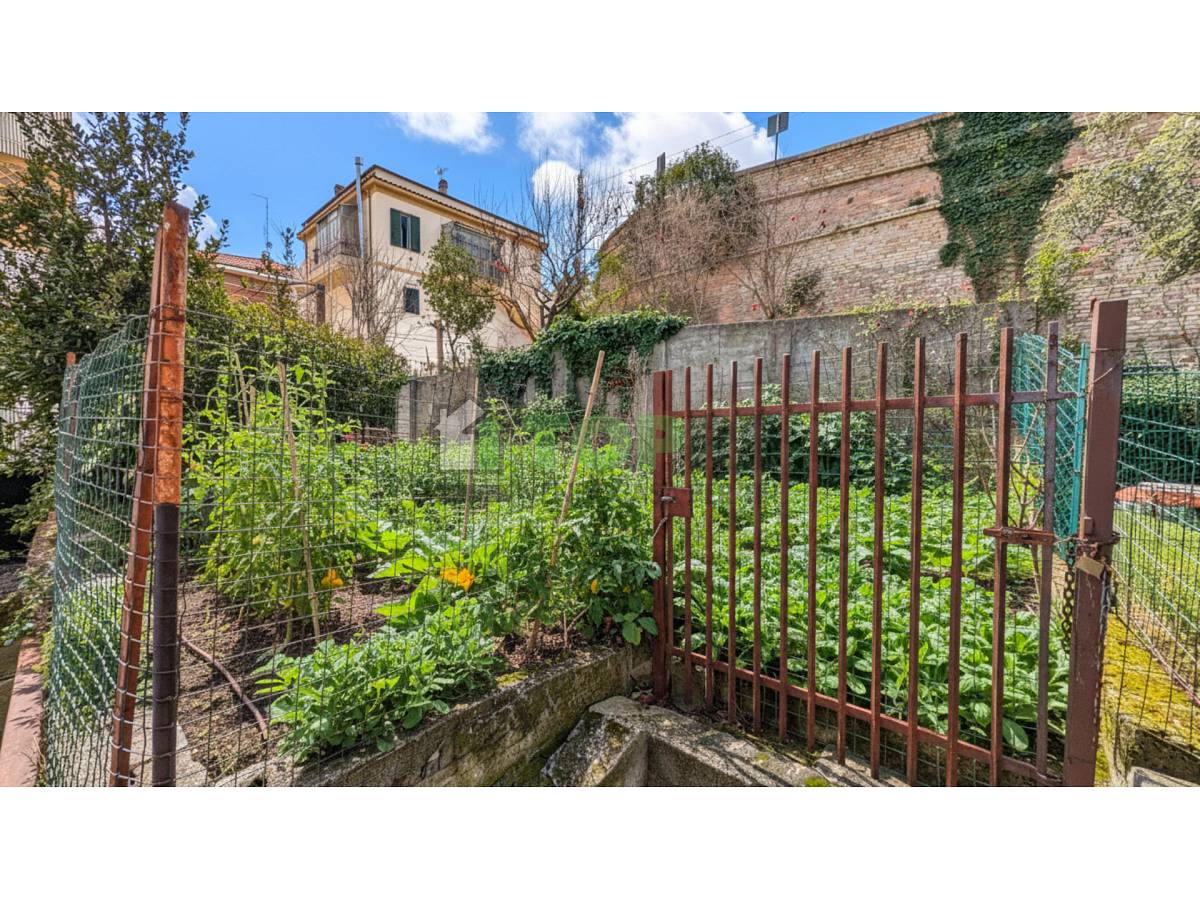 Penthouse for sale in Via Santarelli  in Mad. Angeli-Misericordia area at Chieti - 9953683 foto 2