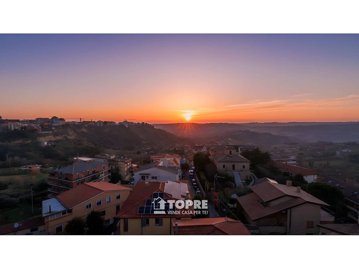 Apartment for sale in Via Francesco Sciucchi  in Clinica Spatocco - Ex Pediatrico area at Chieti - 1449980 foto 1