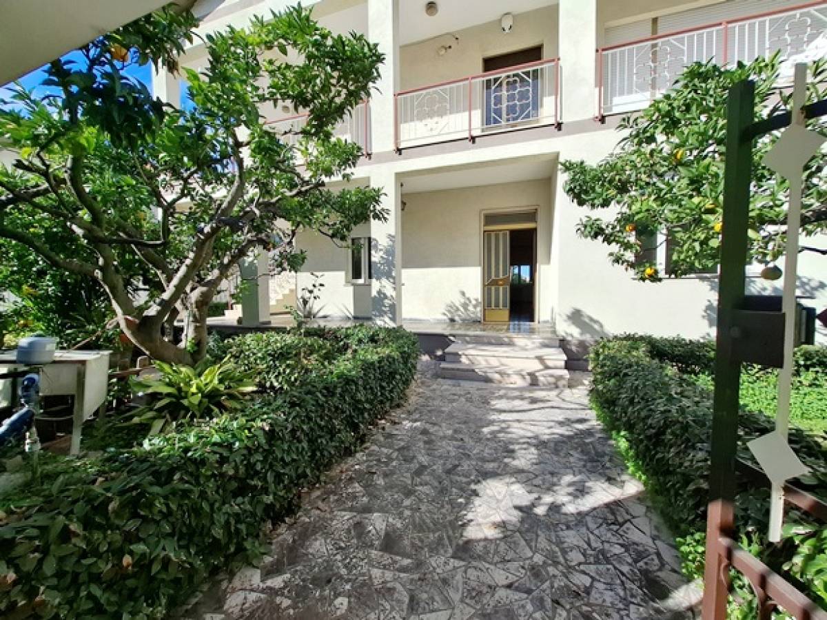 Villa bifamiliare in vendita in  zona Villa Carmine a Montesilvano - 8485710 foto 3