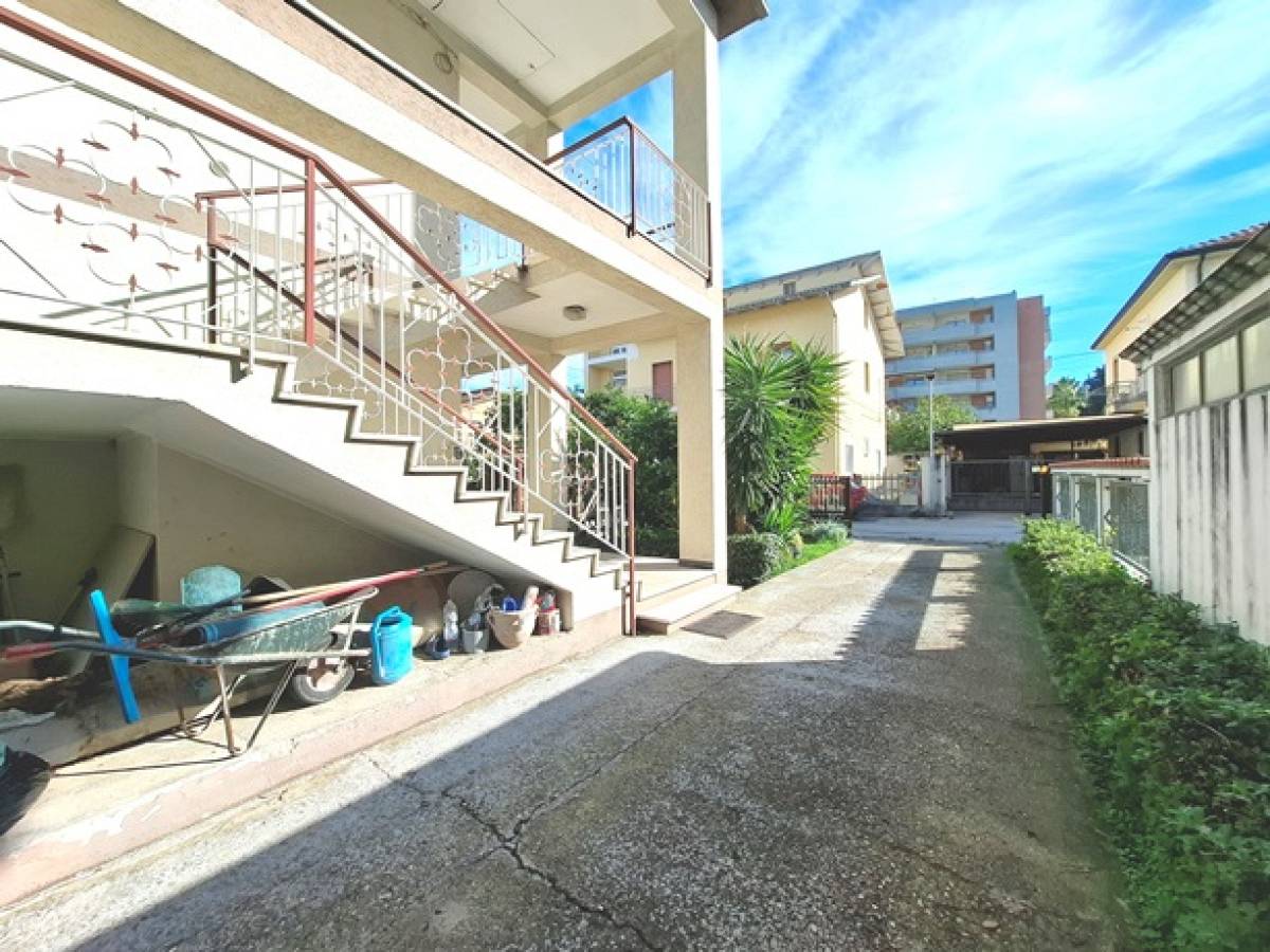 Villa bifamiliare in vendita in  zona Villa Carmine a Montesilvano - 8485710 foto 8