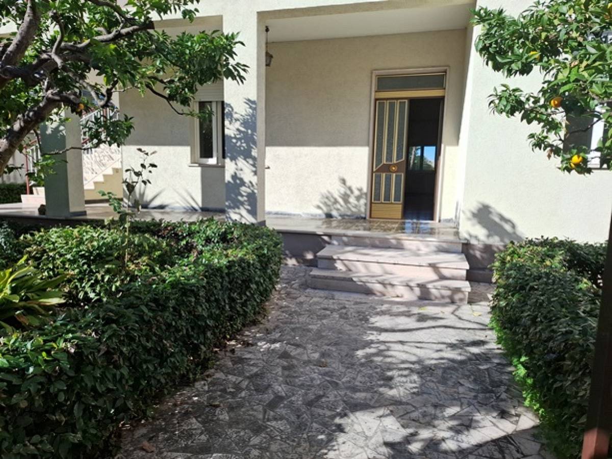 Villa bifamiliare in vendita in  zona Villa Carmine a Montesilvano - 5768710 foto 1